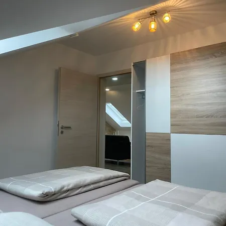 Ferienwohnung Lora Apartment *