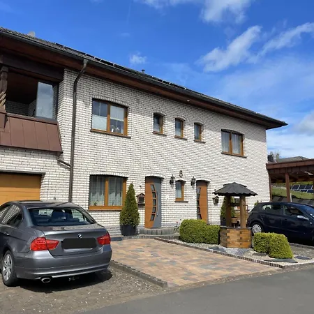 Ferienwohnung Lora *