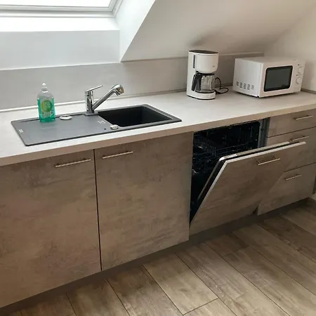 Ferienwohnung Lora Apartment